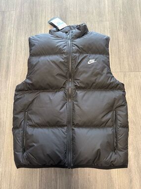 NWT Nike Sportswear Club Therma-FIT Down Puffer Vest Black IB2977-010 $150 Sz M